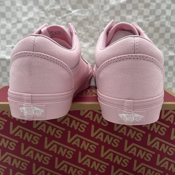 Vans Men's Pink Sneakers Classic Design Old Skool
Pastel Mono Pink
VN000CT8PNK - Picture 13 of 16